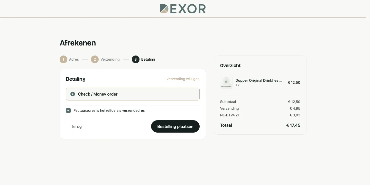 Stap 3 van de checkout: de betaalmethode, het vinkje voor hetzelfde factuuradres en de totalen met verzendkosten en btw